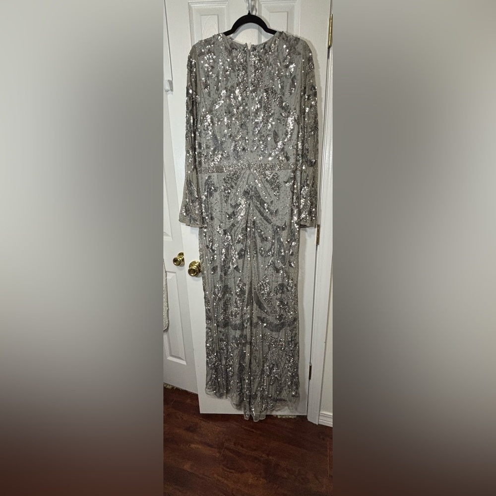 NWT MAC DUGGAL SZ 20 PLATINUM Hand Embellished Mesh Overlay Gown #5222 - Picture 9 of 12